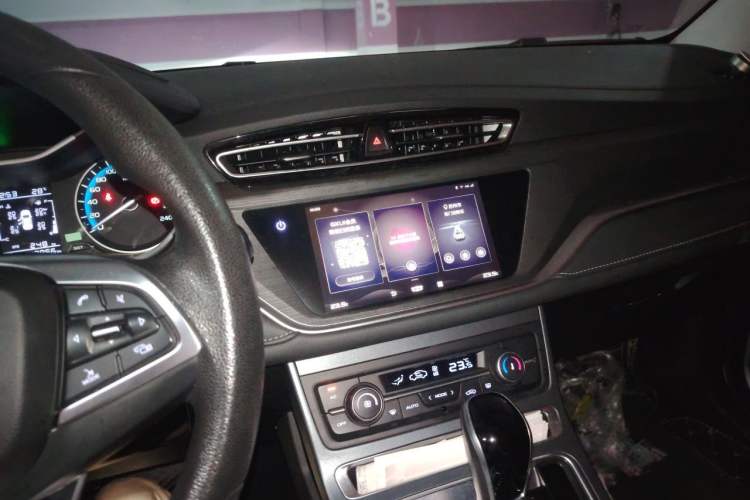 Used Geely Auto Emgrand 2021 UP 1.5L CVT Luxury Model Audio And AC Panel