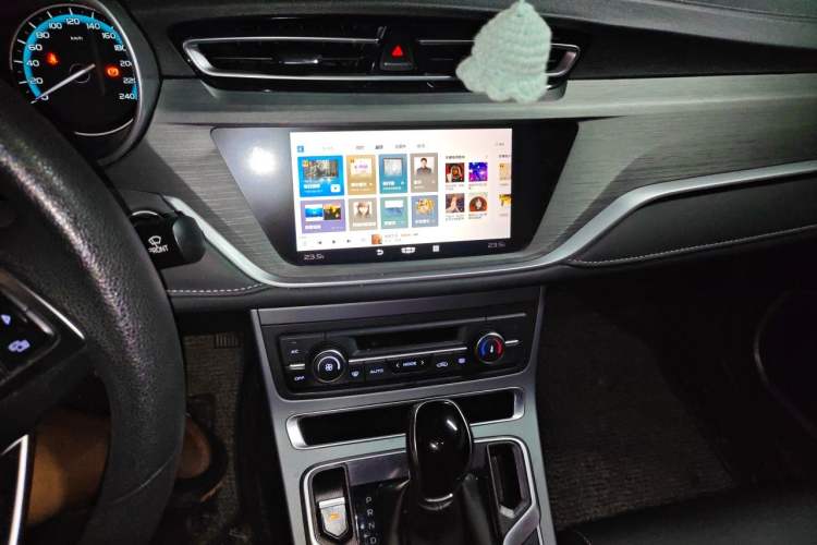 Used Geely Auto Emgrand 2021 UP 1.5L CVT Luxury Model Audio And AC Panel
