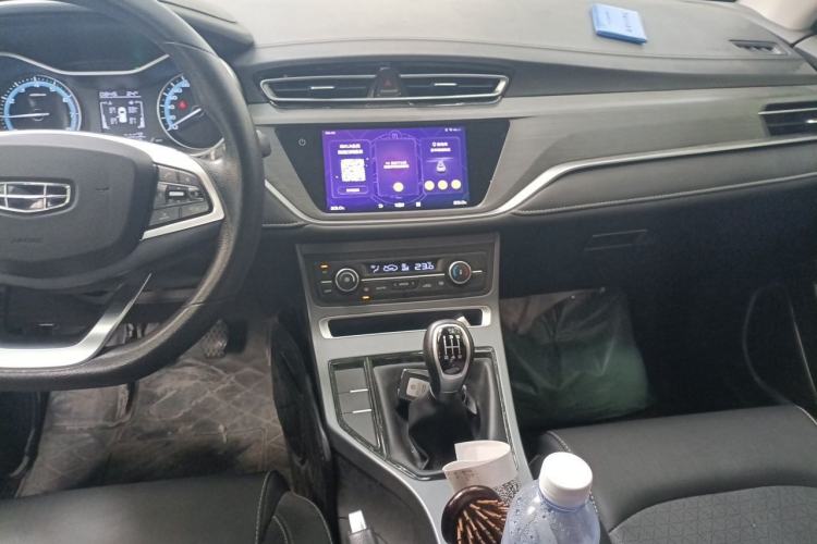 Used Geely Auto Emgrand 2021 UP 1.5L Manual Luxury Model Audio And AC Panel