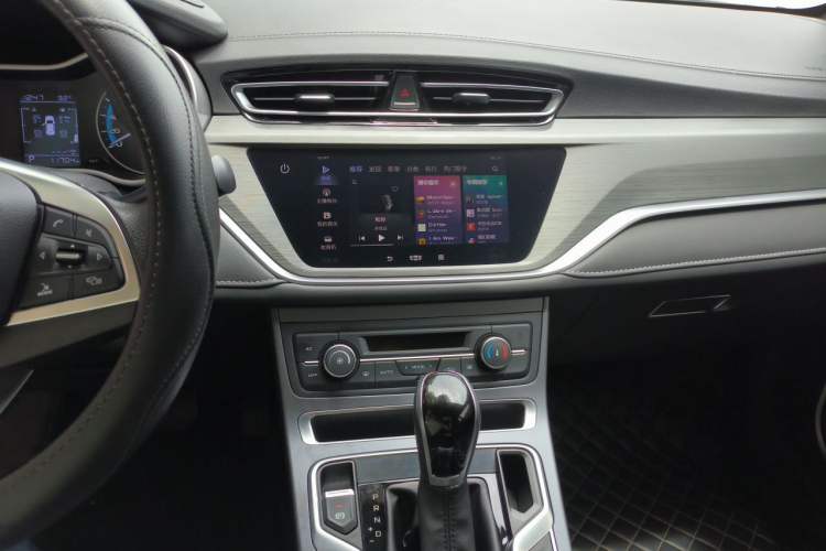 Used Geely Auto Emgrand 2021 UP 1.5L CVT Luxury Model Audio And AC Panel
