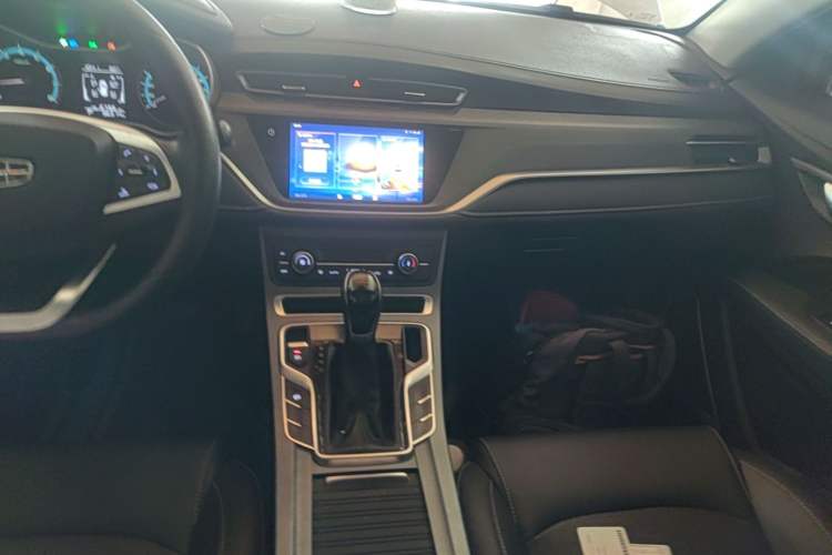 Used Geely Auto Emgrand 2021 UP 1.5L CVT Luxury Model Audio And AC Panel