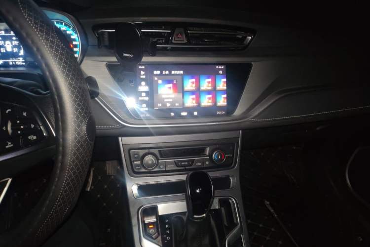 Used Geely Auto Emgrand 2021 UP 1.5L CVT Luxury Model Audio And AC Panel