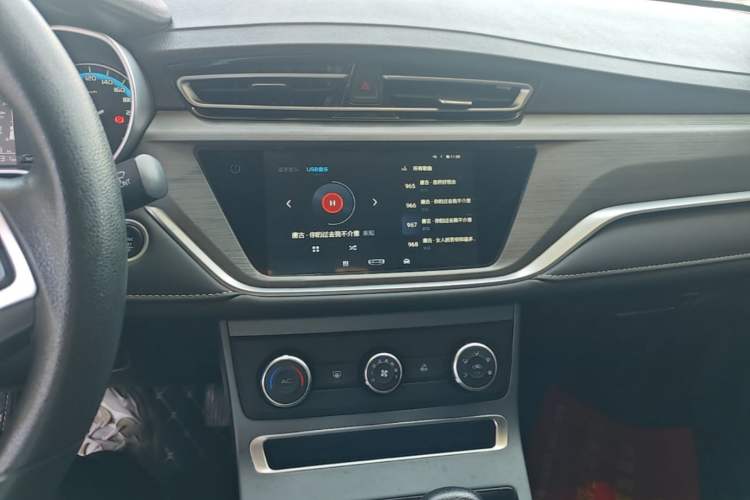 Used Geely Auto Emgrand 2021 UP 1.5L Manual Comfort Model Audio And AC Panel