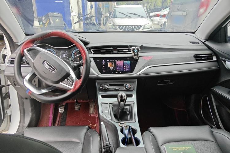 Used Geely Auto Emgrand 2021 UP 1.5L Manual Luxury Model Center Console