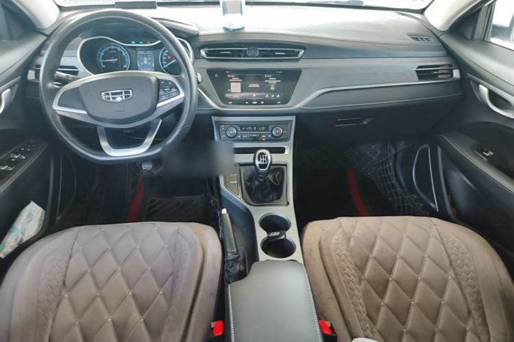 Used Geely Auto Emgrand 2021 UP 1.5L Manual Luxury Model Center Console