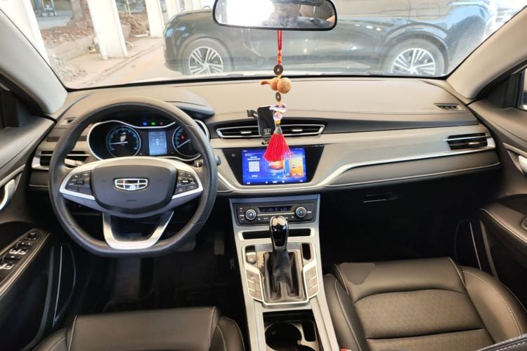 Used Geely Auto Emgrand 2021 UP 1.5L CVT Luxury Model Center Console