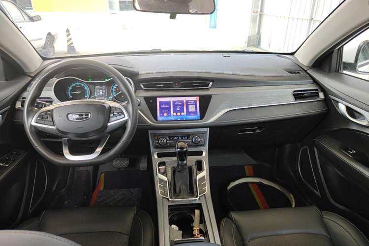 Used Geely Auto Emgrand 2021 UP 1.5L CVT Luxury Model Center Console