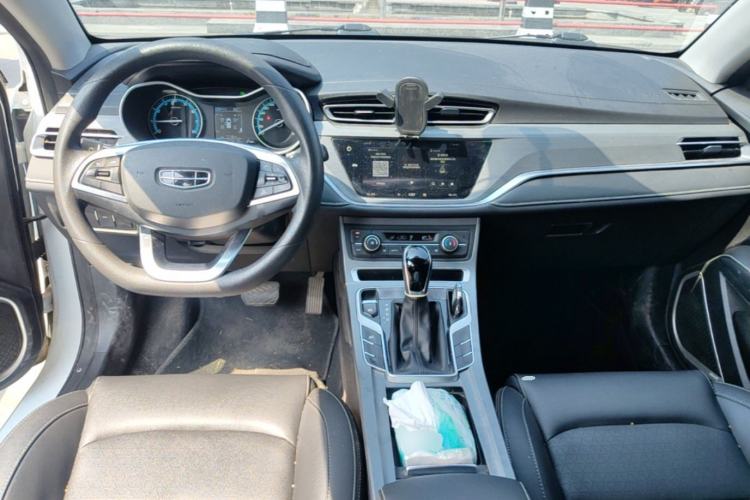 Used Geely Auto Emgrand 2021 UP 1.5L CVT Luxury Model Center Console