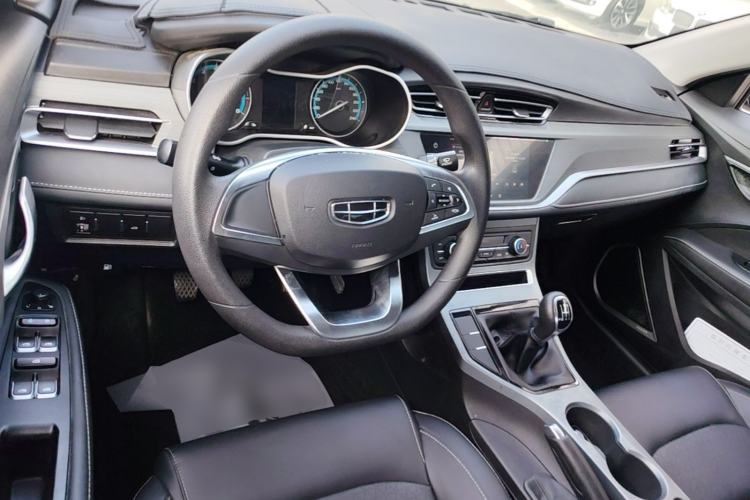 Used Geely Auto Emgrand 2021 UP 1.5L Manual Luxury Model Center Console