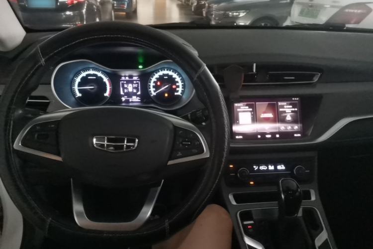 Used Geely Auto Emgrand 2021 UP 1.5L CVT Luxury Model Center Console