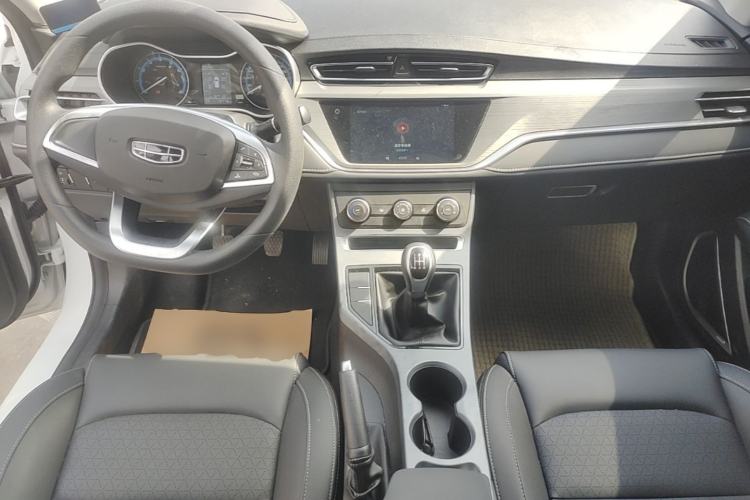 Used Geely Auto Emgrand 2021 UP 1.5L Manual Comfort Model Center Console