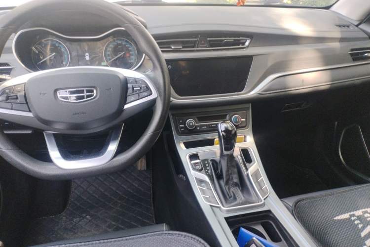 Used Geely Auto Emgrand 2021 UP 1.5L CVT Luxury Model Center Console