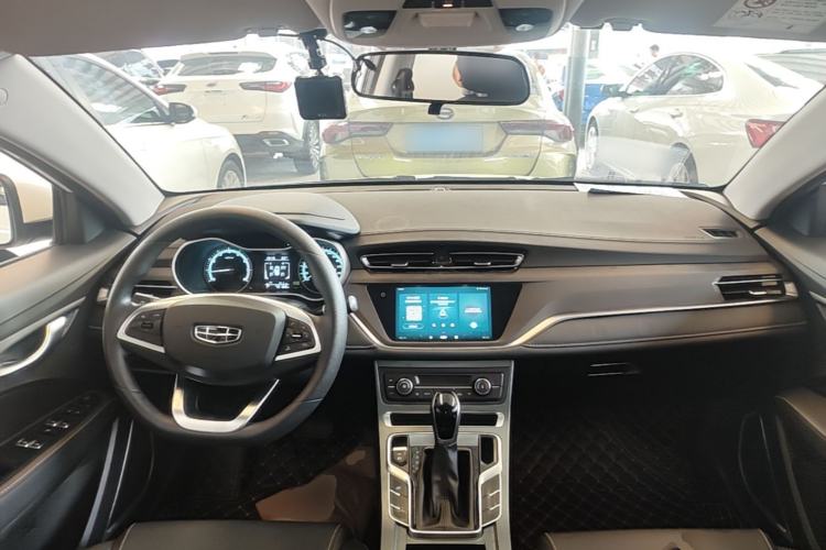 Used Geely Auto Emgrand 2021 UP 1.5L CVT Luxury Model Center Console