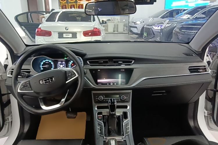 Used Geely Auto Emgrand 2021 UP 1.5L CVT Luxury Model Center Console
