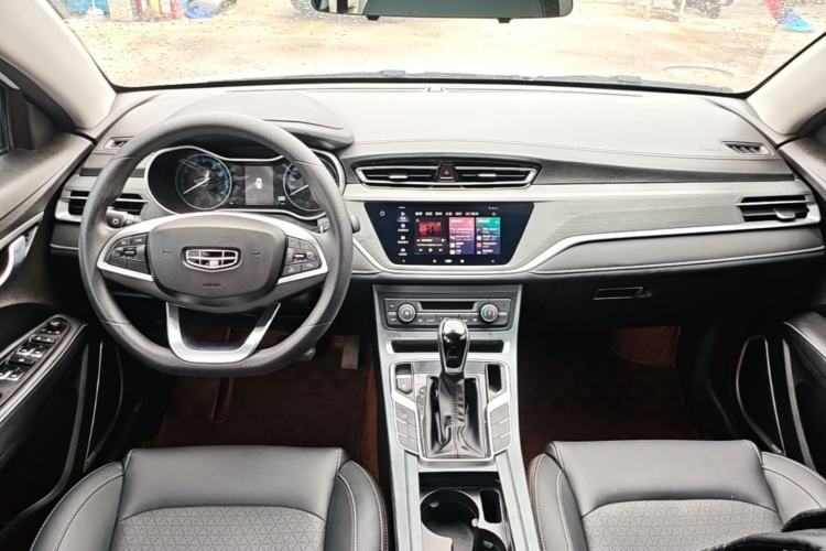 Used Geely Auto Emgrand 2021 UP 1.5L CVT Luxury Model Center Console