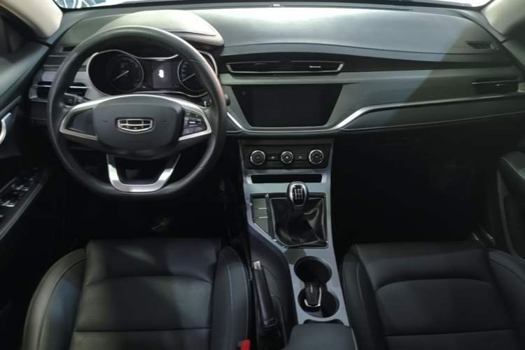 Used Geely Auto Emgrand 2021 UP 1.5L Manual Comfort Model Center Console