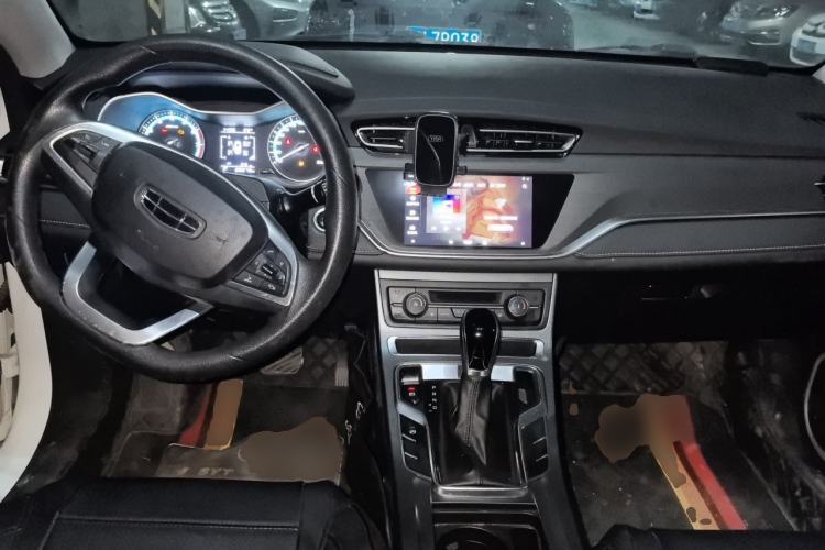 Used Geely Auto Emgrand 2021 UP 1.5L CVT Luxury Model Center Console
