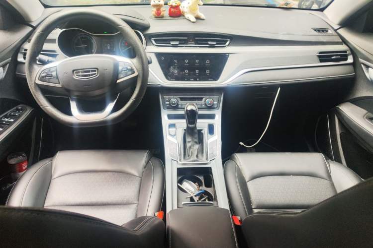 Used Geely Auto Emgrand 2021 UP 1.5L CVT Luxury Model Center Console