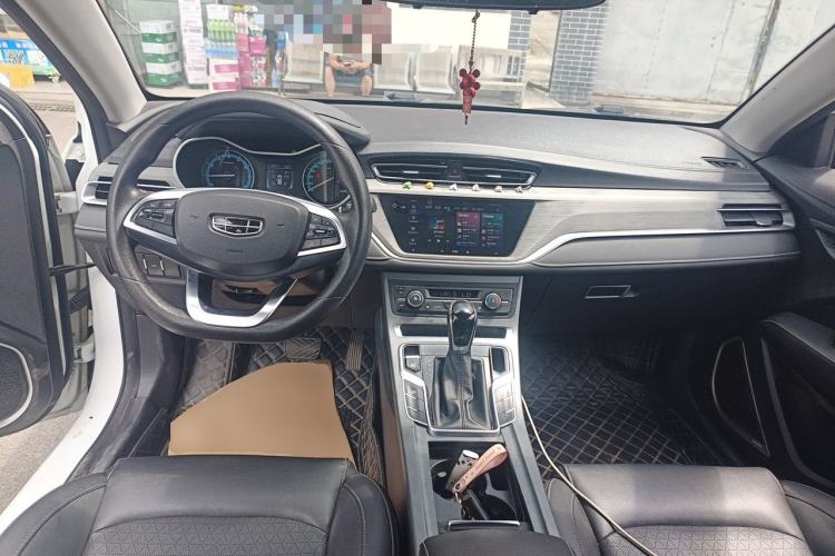 Used Geely Auto Emgrand 2021 UP 1.5L CVT Luxury Model Center Console