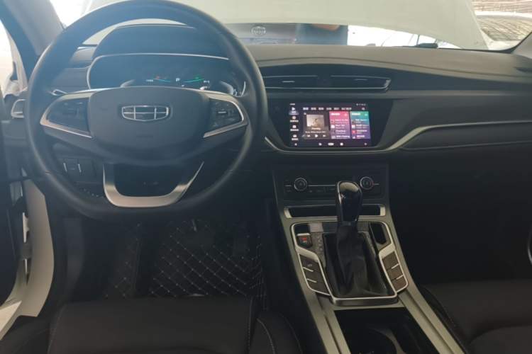 Used Geely Auto Emgrand 2021 UP 1.5L CVT Advanced Edition Center Console