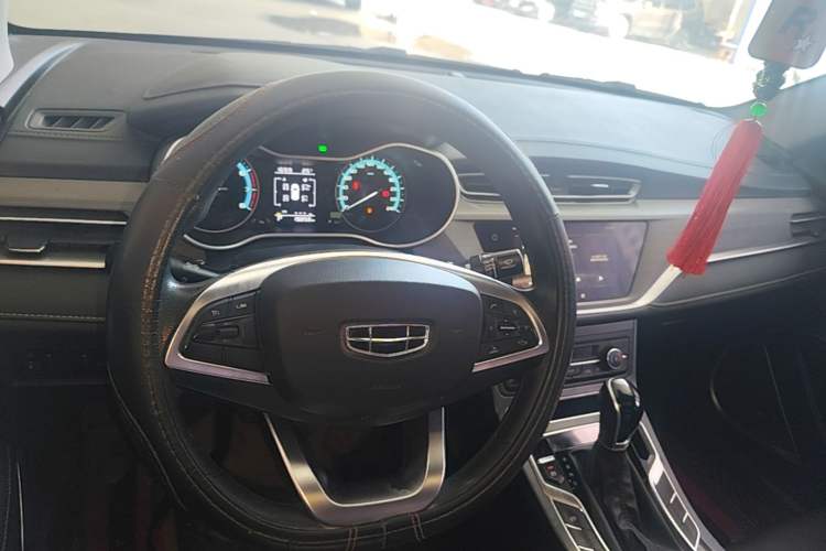 Used Geely Auto Emgrand 2021 UP 1.5L CVT Luxury Model Center Console