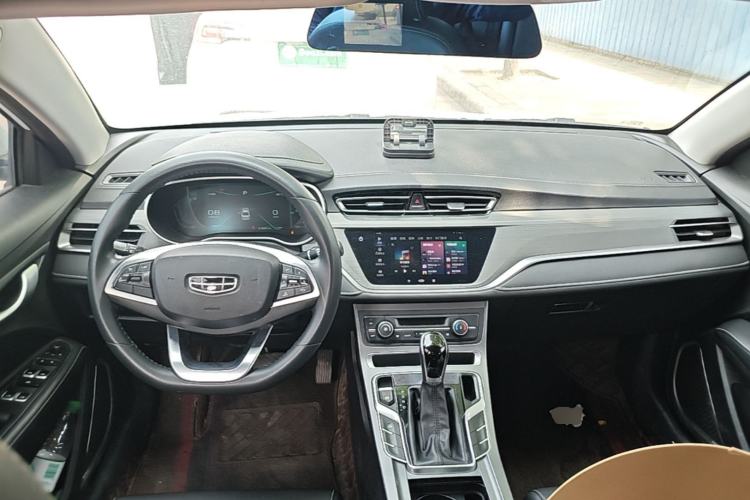 Used Geely Auto Emgrand 2021 UP 1.5L CVT Advanced Edition Center Console