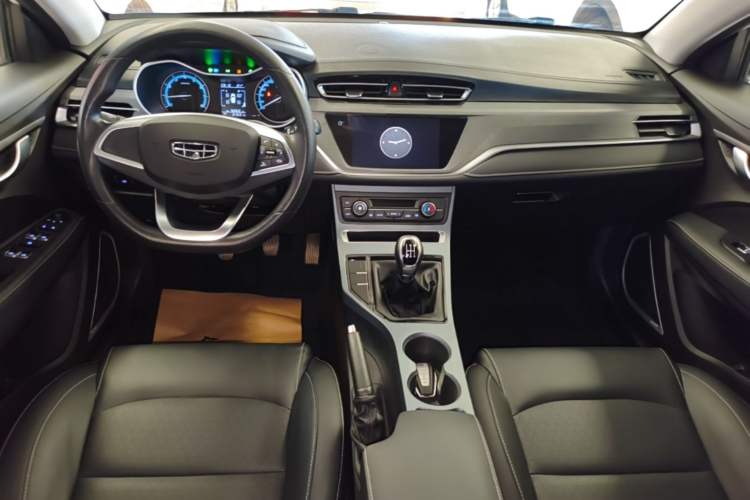 Used Geely Auto Emgrand 2021 UP 1.5L Manual Luxury Model Center Console