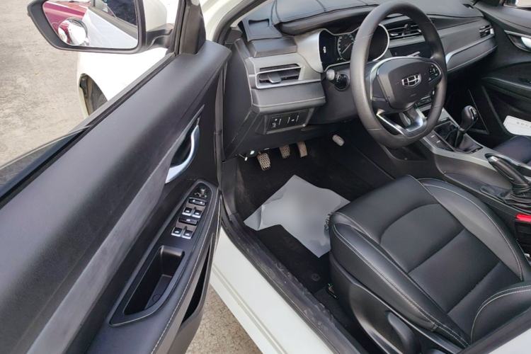 Used Geely Auto Emgrand 2021 UP 1.5L Manual Luxury Model Driver Seat