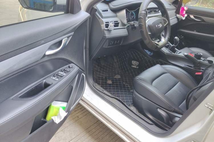 Used Geely Auto Emgrand 2021 UP 1.5L Manual Luxury Model Driver Seat