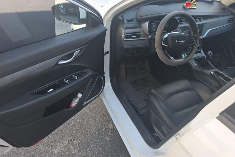Used Geely Auto Emgrand 2021 UP 1.5L Manual Luxury Model Driver Seat