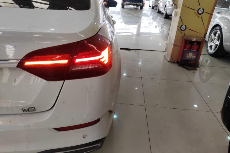 Used Geely Auto Emgrand 2021 UP 1.5L CVT Luxury Model Exterior 1