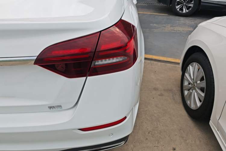 Used Geely Auto Emgrand 2021 UP 1.5L CVT Advanced Edition Exterior 3