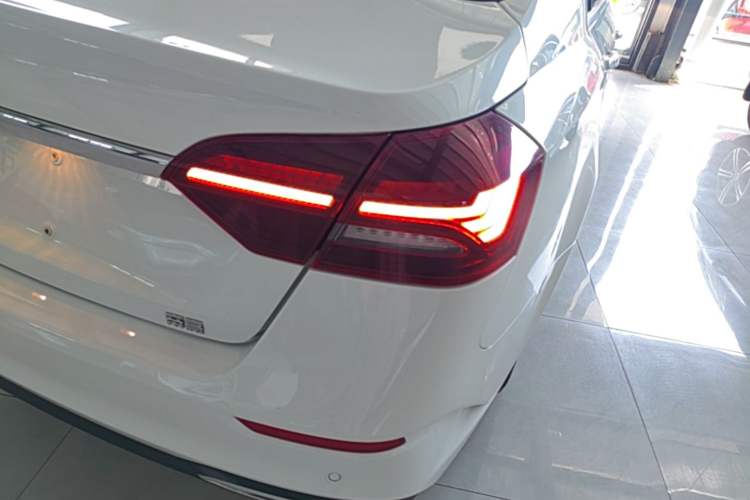 Used Geely Auto Emgrand 2021 UP 1.5L Manual Luxury Model Exterior 3