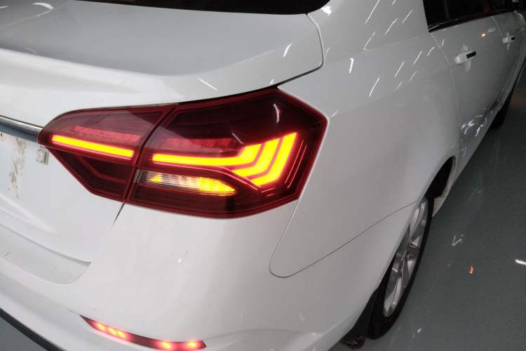 Used Geely Auto Emgrand 2021 UP 1.5L CVT Advanced Edition Exterior 3