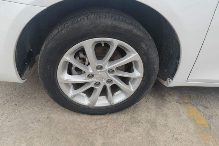 Used Geely Auto Emgrand 2021 UP 1.5L Manual Luxury Model Exterior 4