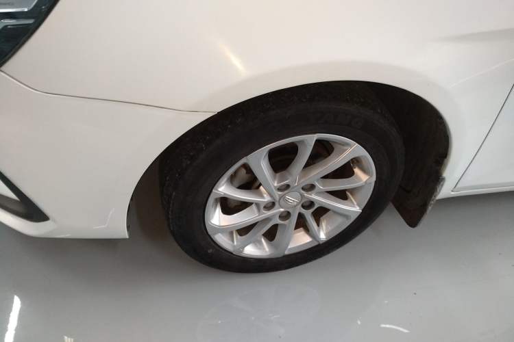 Used Geely Auto Emgrand 2021 UP 1.5L CVT Advanced Edition Exterior 4