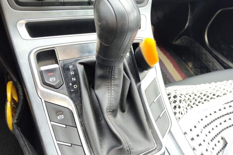 Used Geely Auto Emgrand 2021 UP 1.5L CVT Luxury Model Gear Lever