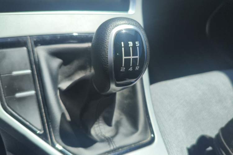 Used Geely Auto Emgrand 2021 UP 1.5L Manual Comfort Model Gear Lever