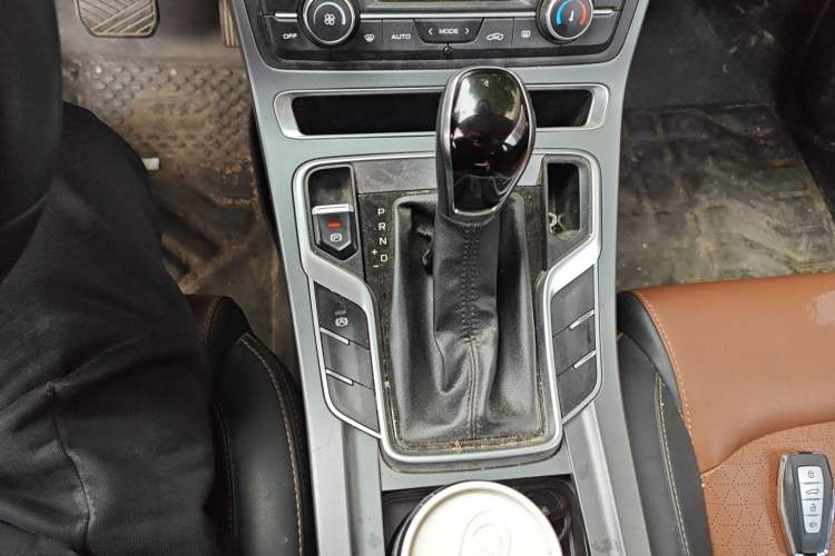 Used Geely Auto Emgrand 2021 UP 1.5L CVT Advanced Edition Gear Lever