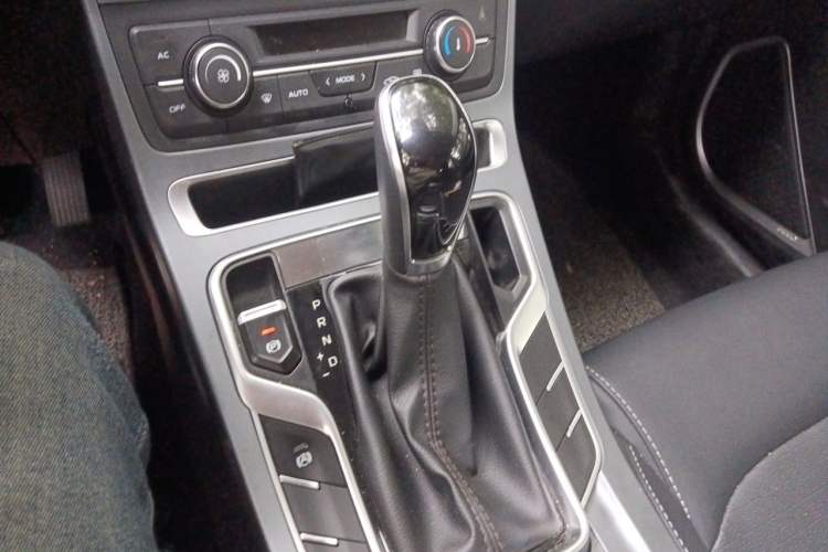 Used Geely Auto Emgrand 2021 UP 1.5L CVT Luxury Model Gear Lever