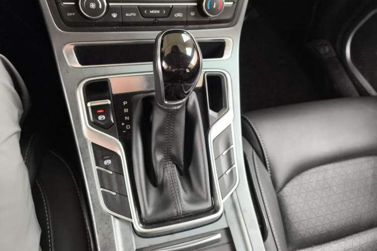 Used Geely Auto Emgrand 2021 UP 1.5L CVT Luxury Model Gear Lever