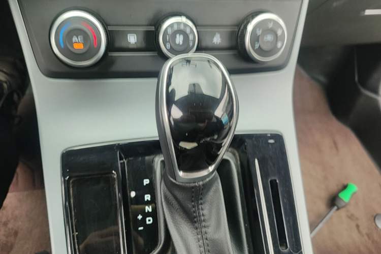 Used Geely Auto Emgrand 2021 UP 1.5L CVT Comfort Model Gear Lever