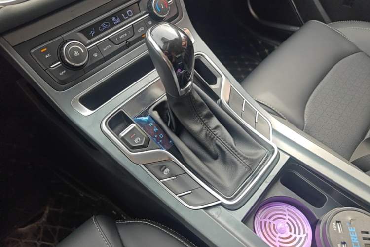 Used Geely Auto Emgrand 2021 UP 1.5L CVT Luxury Model Gear Lever