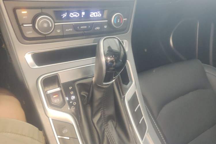 Used Geely Auto Emgrand 2021 UP 1.5L CVT Luxury Model Gear Lever