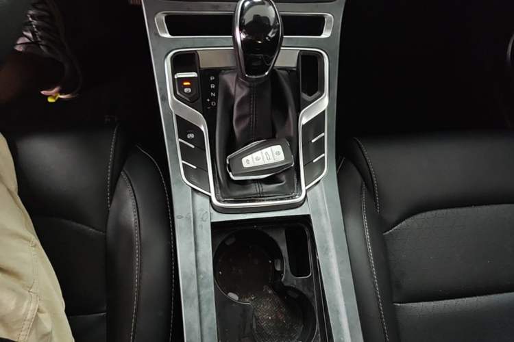 Used Geely Auto Emgrand 2021 UP 1.5L CVT Luxury Model Gear Lever