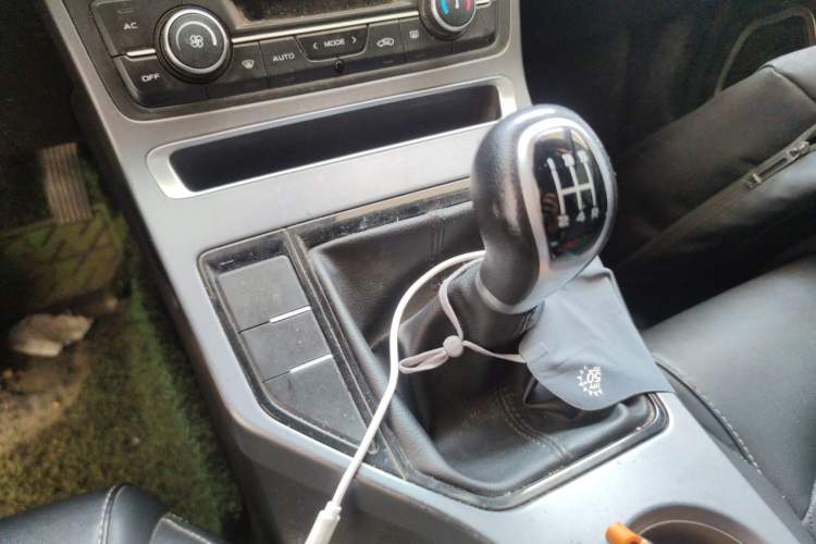 Used Geely Auto Emgrand 2021 UP 1.5L Manual Luxury Model Gear Lever