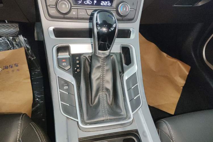 Used Geely Auto Emgrand 2021 UP 1.5L CVT Luxury Model Gear Lever