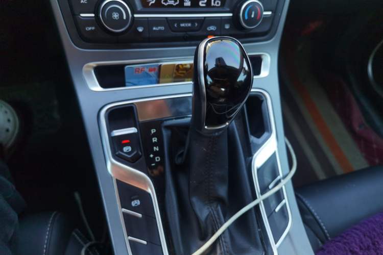 Used Geely Auto Emgrand 2021 UP 1.5L CVT Luxury Model Gear Lever