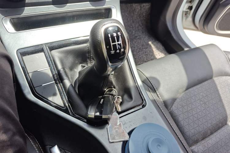 Used Geely Auto Emgrand 2021 UP 1.5L Manual Comfort Model Gear Lever