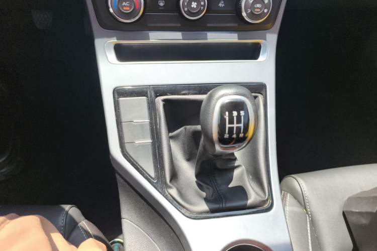 Used Geely Auto Emgrand 2021 UP 1.5L Manual Comfort Model Gear Lever